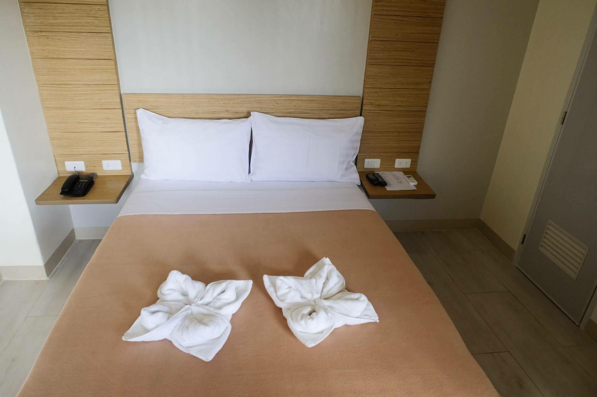 Chambre Hotel Mactan Lapu-Lapu City Exterior foto